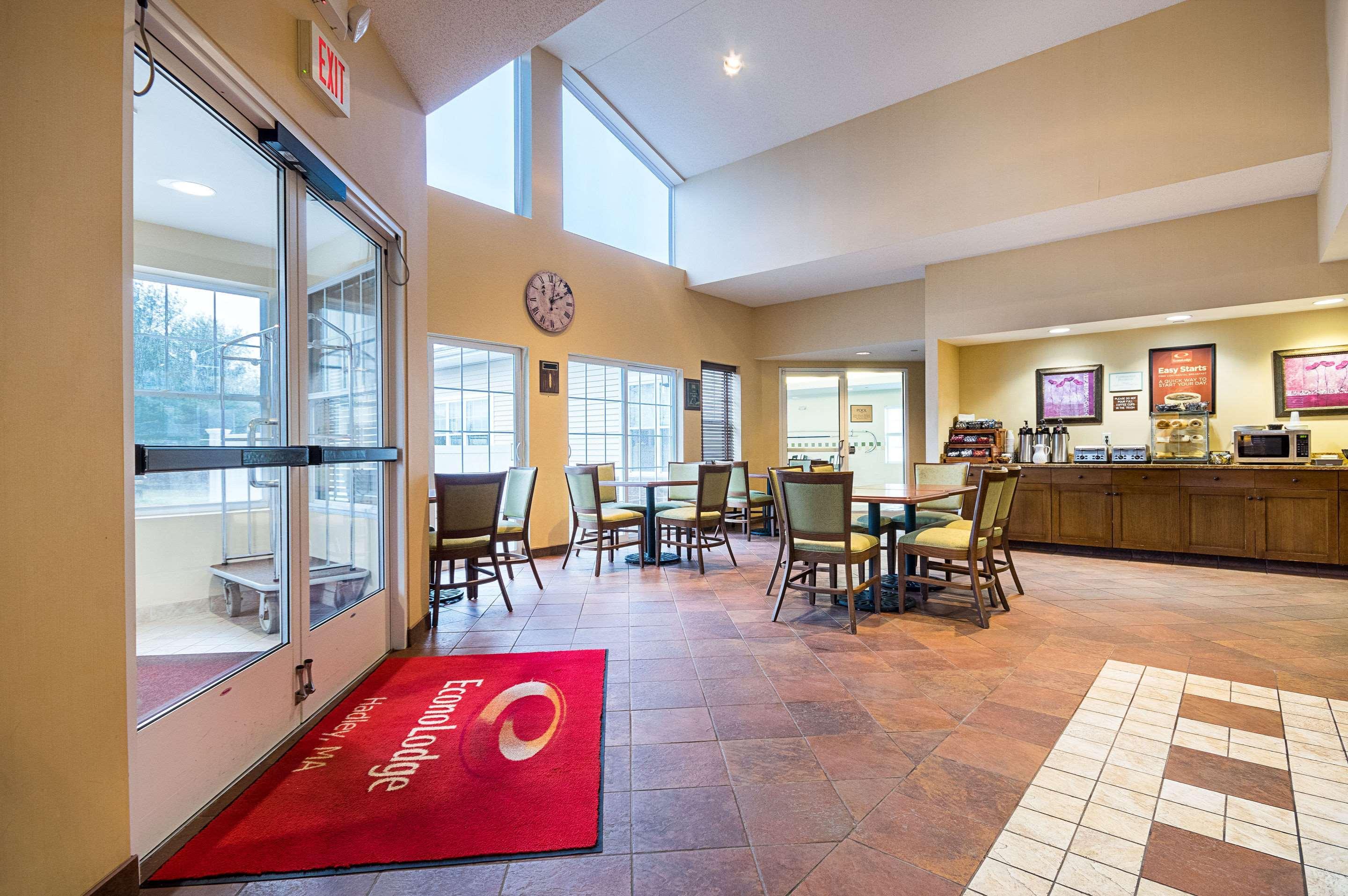 Econo Lodge Hadley Near University Exterior foto