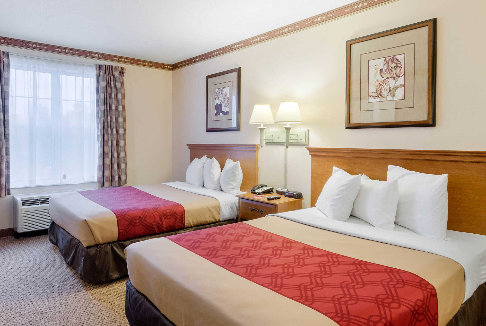 Econo Lodge Hadley Near University Zimmer foto
