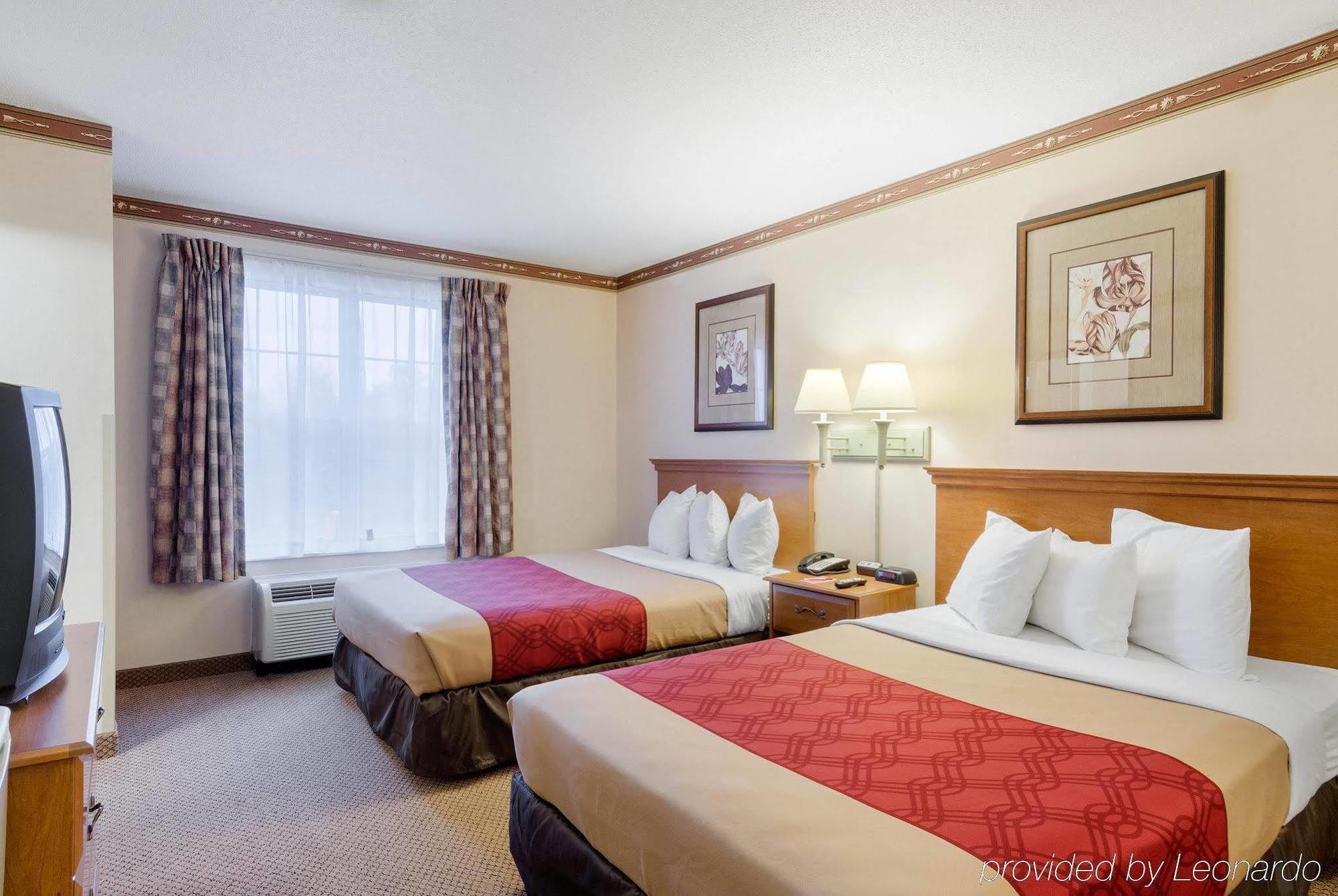 Econo Lodge Hadley Near University Exterior foto